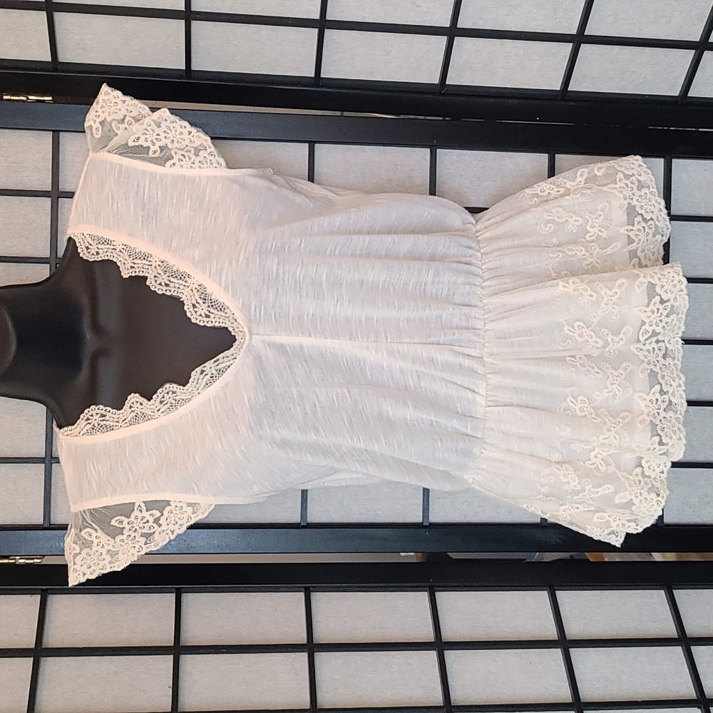 Self Esteem Cream Lace Blouse sz Small